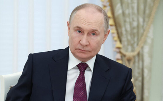 Putin Meets Khamenei's Top Adviser Larijani For Nuclear Talks